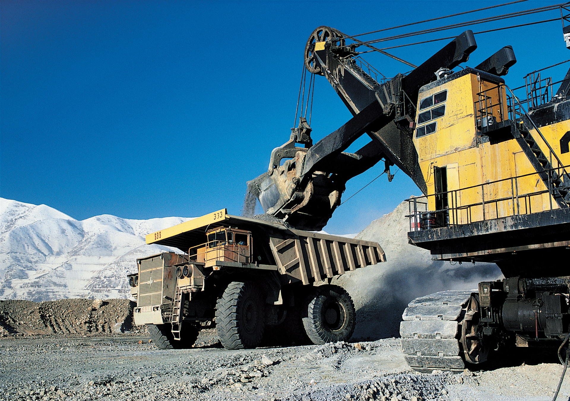 Simulación dinámica para diseño de sistemas de manejo de materiales – Argentina